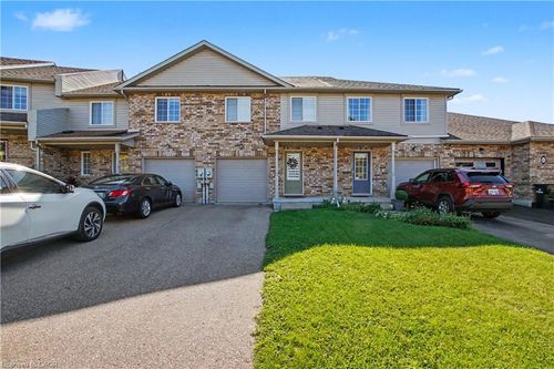 15 Bryan Crt, Kitchener, ON, N2A4J4 | Card Image