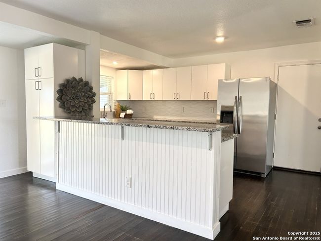 12116 Loop 107, House other with 3 bedrooms, 2 bathrooms and null parking in Adkins TX | Image 23
