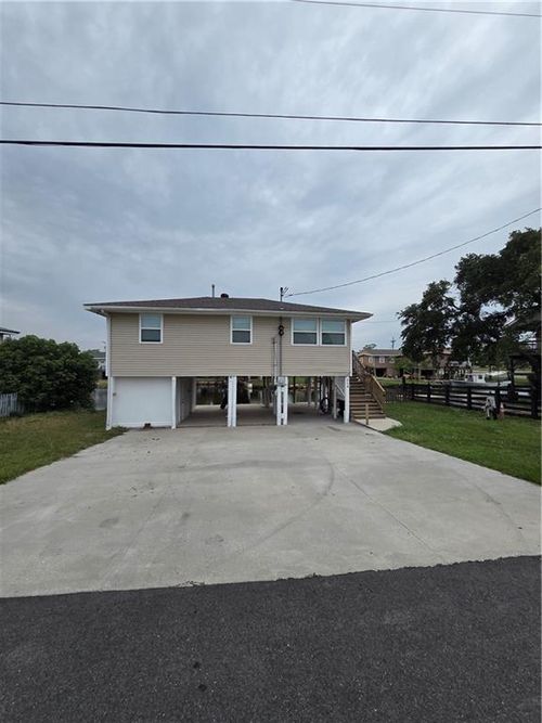 238 Clara Dr, Slidell, LA, 70458-5609 | Card Image