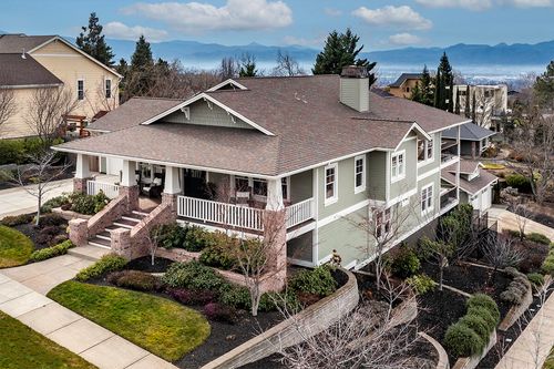 3515 Admiral Way, Medford, OR, 97504-8090 | Card Image