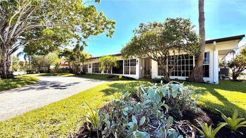 2409 Bayview Dr, Fort Lauderdale, FL, 33305-2813 | Card Image