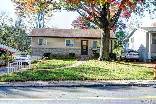 245 Lindy Blvd, Ballwin, MO, 63021-5267 | Card Image