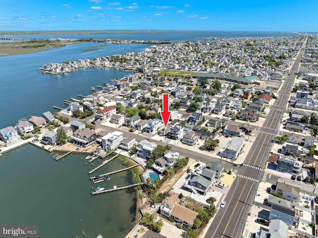 215 W 23 Rd St, House other with 3 bedrooms, 1 bathrooms and null parking in SHIP BOTTOM NJ | Image 37