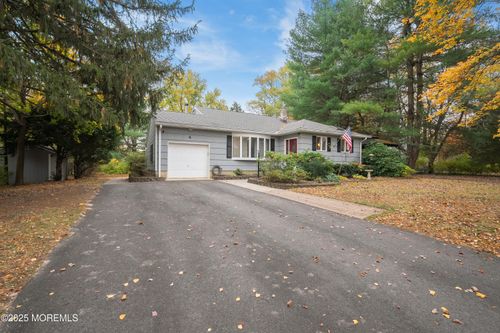 4 Coral Pl, Middletown, NJ, 07748-1647 | Card Image