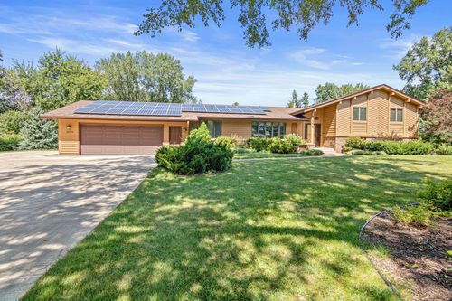 1895 Gluek Ln, Roseville, MN, 55113-3829 | Card Image
