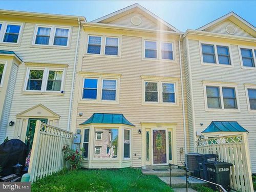 12123 Salemtown Dr, WOODBRIDGE, VA, 22192-6271 | Card Image