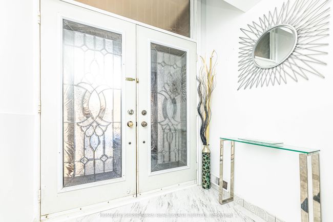 13 Thistle Down Blvd, Condo with 4 bedrooms, 3 bathrooms and 1 parking in Toronto ON | Image 6