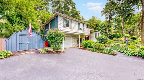 83 Luyster St, South Huntington, NY, 11746-4421 | Card Image