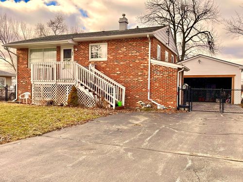 52 Wren Rd, Carpentersville, IL, 60110-1633 | Card Image