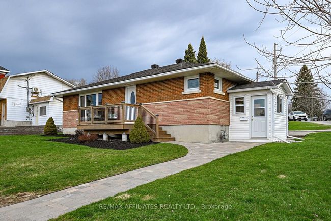 2 Philip St, House other with 4 bedrooms, 2 bathrooms and 4 parking in Smiths Falls ON | Image 6