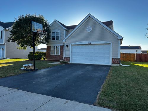 709 Winterberry Dr, Joliet, IL, 60431-8336 | Card Image