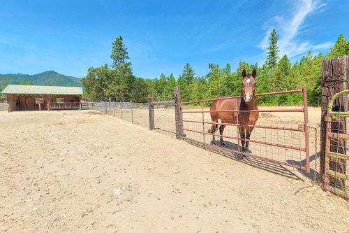 13615 Water Gap Rd, Williams, OR, 97544-9776 | Card Image
