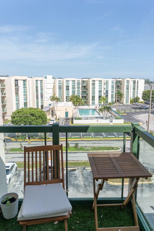 apt-529-2055 Sw 122nd Ave, Miami, FL, 33175-7397 | Card Image