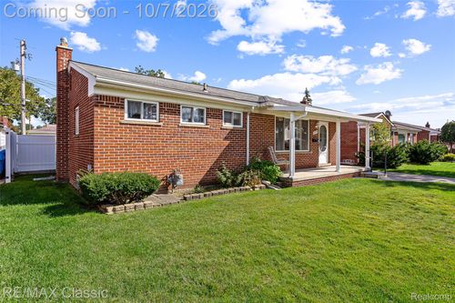 5754 Amboy St, Dearborn Heights, MI, 48127-2893 | Card Image