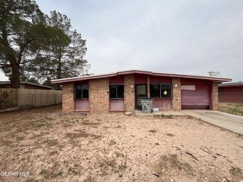 9358 El Vergel Dr, El Paso, TX, 79907-3354 | Card Image