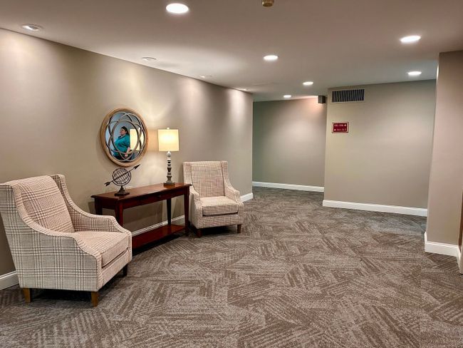 Main Floor Lobby | Image 13