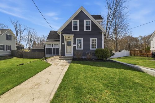 215 Vernon St, Rockland, MA, 02370-1942 | Card Image