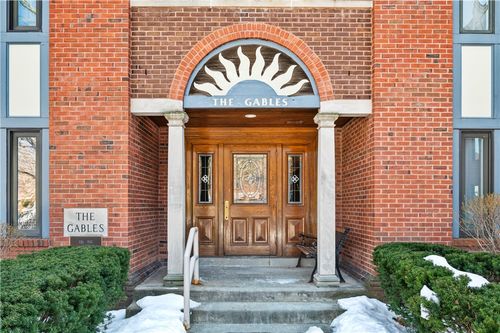 apt-304-100 Denniston St, Pittsburgh, PA, 15206-4041 | Card Image