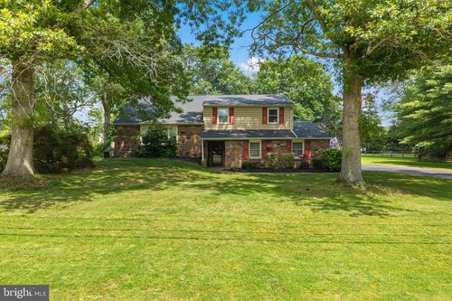 33 Squirrel Rd, DOYLESTOWN, PA, 18901-2819 | Card Image