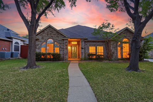 1421 Susan Ln, Carrollton, TX, 75007-2738 | Card Image