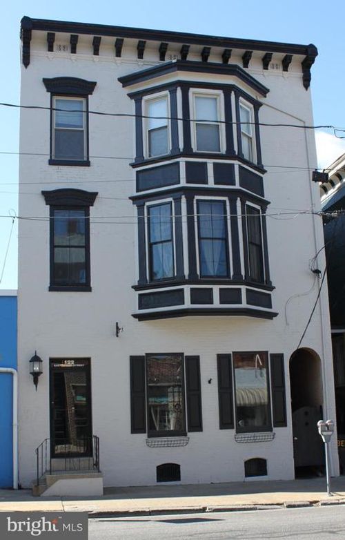 1-122 E. Queen Street, CHAMBERSBURG, PA, 17201 | Card Image