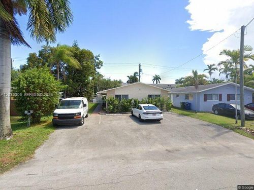 2-812 Ne 2nd St, Hallandale Beach, FL, 33009-3563 | Card Image