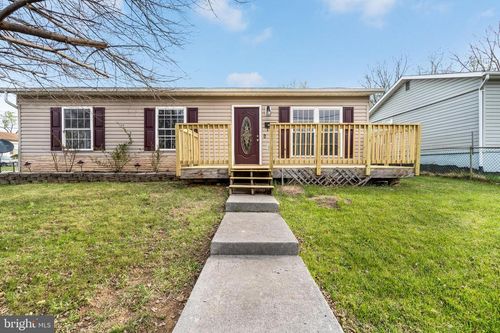 751 W 13th St, FRONT ROYAL, VA, 22630-2911 | Card Image
