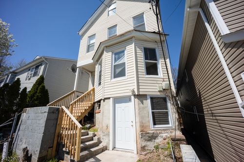 99 N 3rd St, Paterson, NJ, 07522-1313 | Card Image
