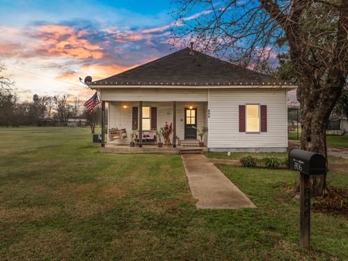 806 Bowie, Thornton, TX, 76687-2427 | Card Image