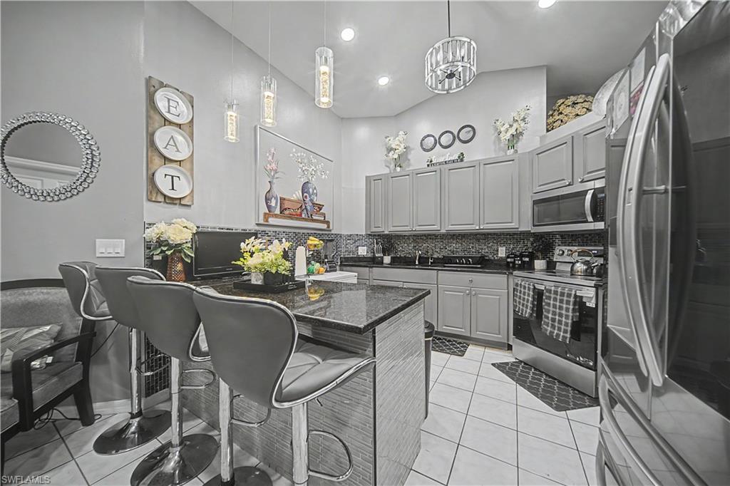 Residential in NAPLES 5