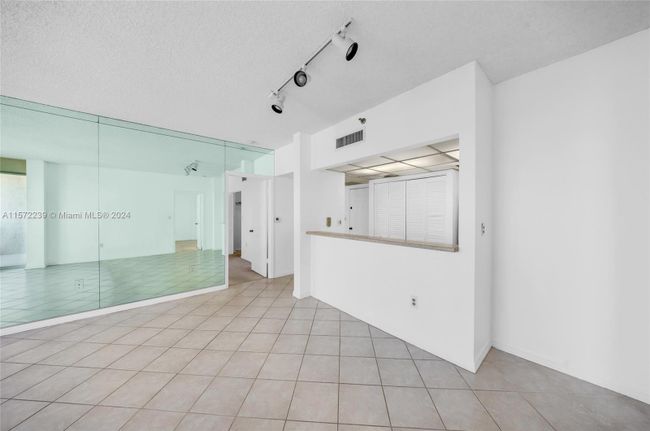 APT-1816 - 540 Brickell Key Dr, Condo with 2 bedrooms, 2 bathrooms and null parking in Miami FL | Image 11