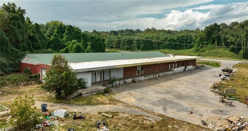1328 Elkin Hwy 268, North Wilkesboro, NC, 28659-8141 | Card Image