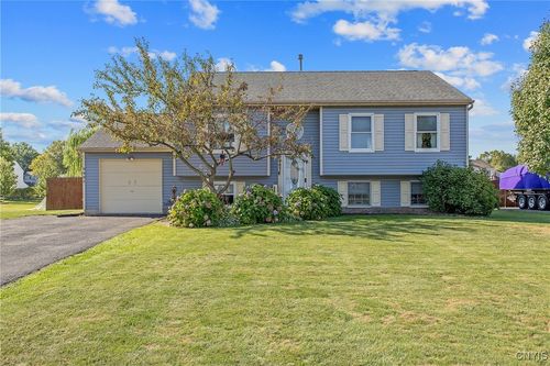 9487 Glengarriff Dr, Brewerton, NY, 13029-9528 | Card Image