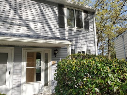36-36 Village Hill Ln, Natick, MA, 01760-5700 | Card Image