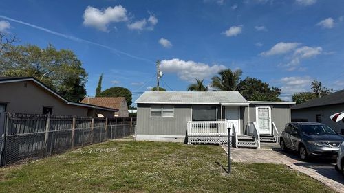 5645 Papaya Rd, West Palm Beach, FL, 33413-1859 | Card Image