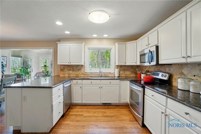 8420 Willow Glen Ct, House other with 4 bedrooms, 3 bathrooms and 2 parking in Holland OH | Image 22