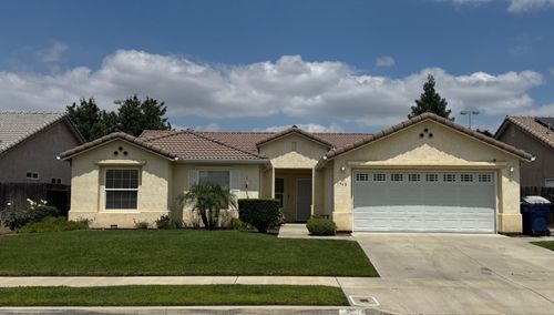 1960 E Sandalwood Ave, Tulare, CA, 93274-8010 | Card Image