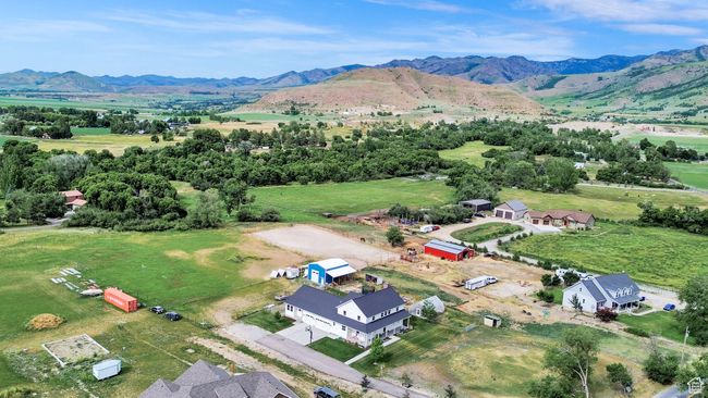 Bird's eye view of mountains | Image 69