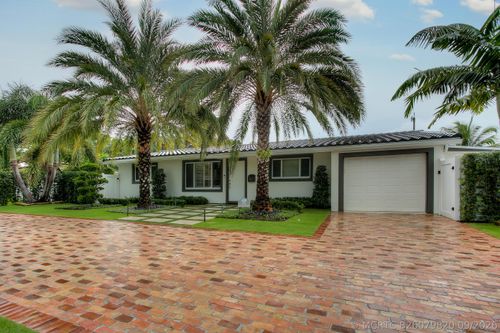 931 Ne 23rd Ter, Pompano Beach, FL, 33062-4419 | Card Image