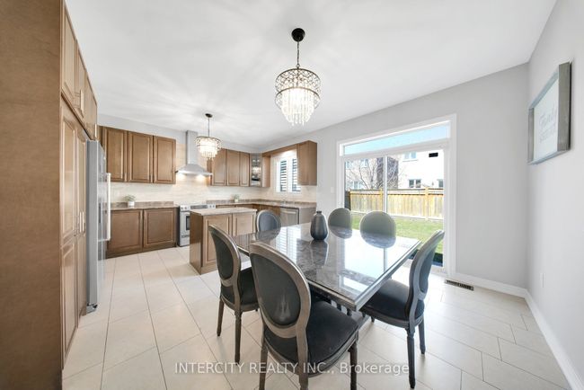 16 Heathcliffe Dr, House other with 3 bedrooms, 3 bathrooms and 4 parking in Woodbridge ON | Image 12
