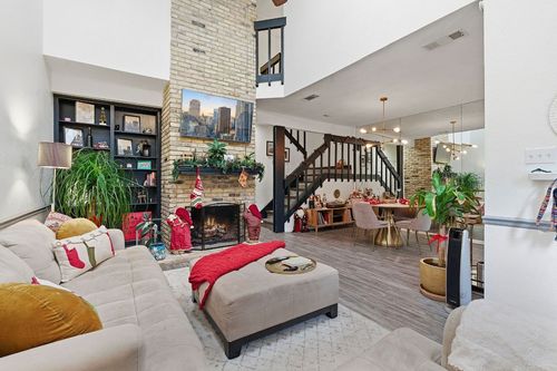 apt-33-10819 Crown Colony Dr, Austin, TX, 78747-1643 | Card Image