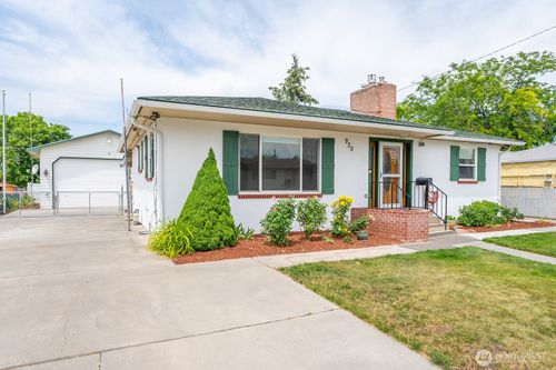 920 S Dahlia Dr, Moses Lake, WA, 98837-2216 | Card Image