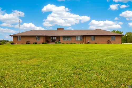 21830 P Rd, Holton, KS, 66436-8215 | Card Image