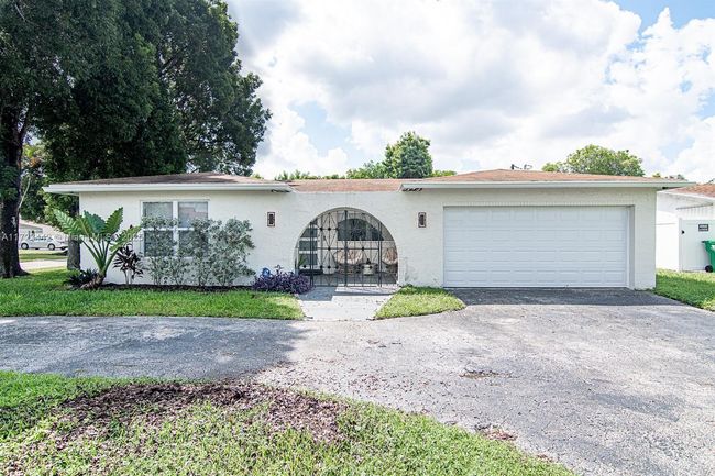 8612 Miramar Blvd, House other with 4 bedrooms, 2 bathrooms and null parking in Miramar FL | Image 26