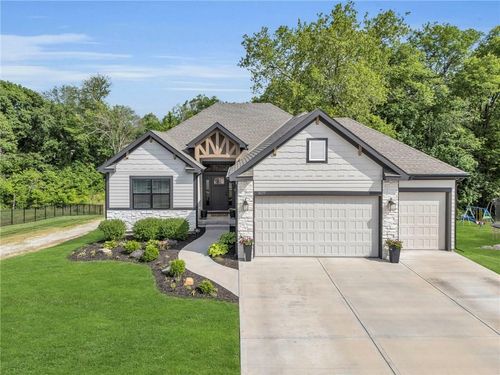 18235 127th St, Platte City, MO, 64079 | Card Image