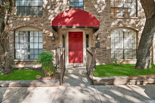 608-7926 Broadway, San Antonio, TX, 78209-2611 | Card Image