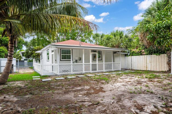 422 49 Th St, House other with 2 bedrooms, 1 bathrooms and null parking in West Palm Beach FL | Image 18