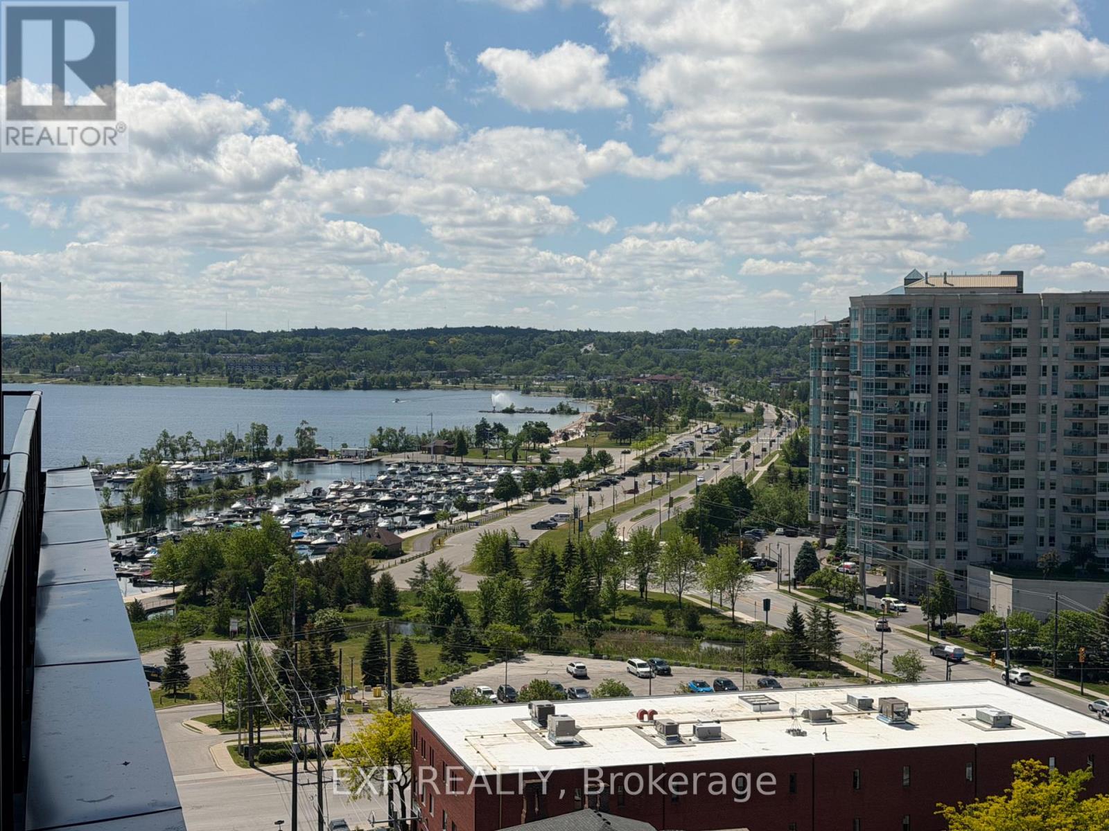 Residential in Barrie (City Centre) 5