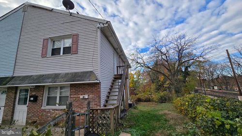 200 Robbins St, Philadelphia, PA, 19111-5611 | Card Image