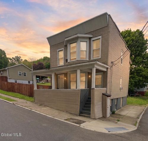 1-11 Lincoln Ave, Troy, NY, 12180-5555 | Card Image